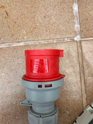 Enchufe Industrial Rojo 5P 32A 400V IP44