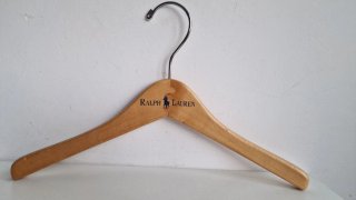 Percha Ralph Lauren pequeña