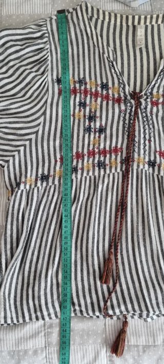 2 camisas con estampado diferente