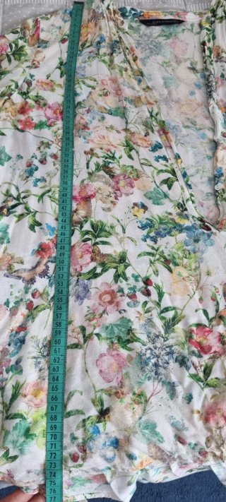 2 camisas con estampado diferente