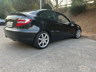 Mercedes-Benz Clase C 2005 itv y pegatina b