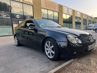 Mercedes-Benz Clase C 2005 itv y pegatina b