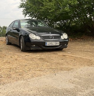 Mercedes-Benz Clase C 2005 itv y pegatina b