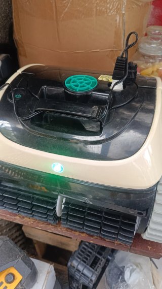 WYBOT C1 Robot Limpiafondos Piscina