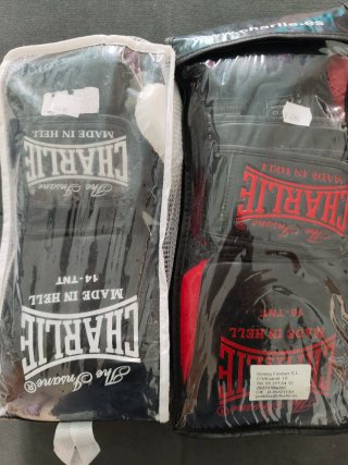 Saco de boxeo + guantes + vendas