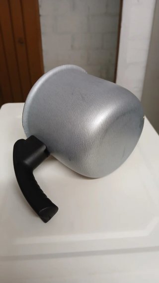 Pentolino antiaderente con manico nero