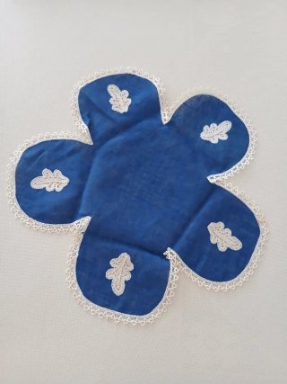 Copri pane blu con pizzo avorio vintage