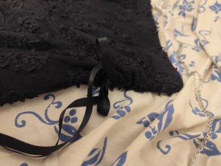Falda gótica mini con lazo y encaje