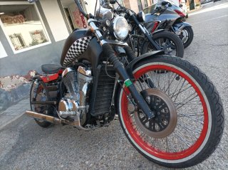 Suzuki Intruder VS800 Custom