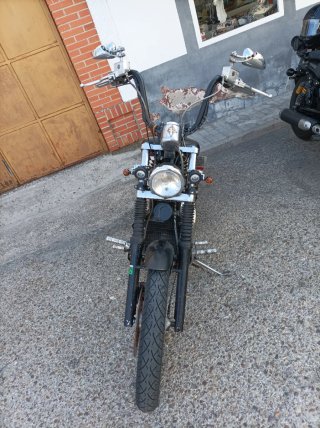 Suzuki Intruder VS800 Custom