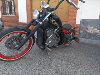 Suzuki Intruder VS800 Custom