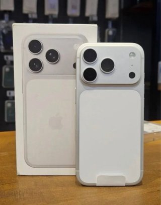 iPhone 17 Pro Max Blanco/Plata