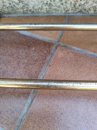 Espejo de pie dorado