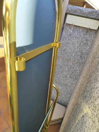 Espejo de pie dorado