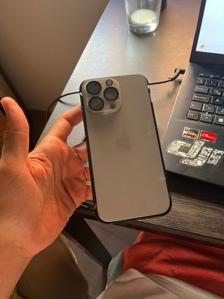iPhone 15 Pro Max 256GB Gris - ¡Como Nuevo!