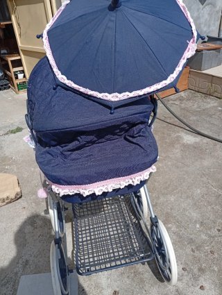 Cochecito juguete de bebé clásico azul