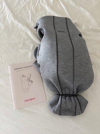 Mochila portabebés BabyBjörn gris