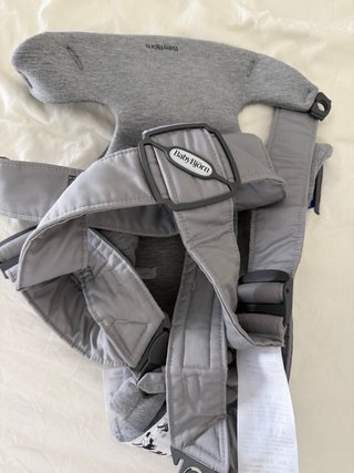 Mochila portabebés BabyBjörn gris