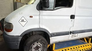 Renault 7700352111 paragolpes master furgon 386715