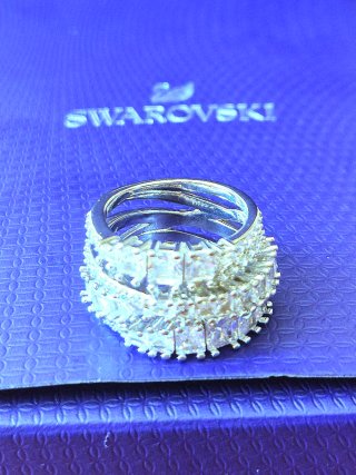 Anel Swarovski Hyperbola Twist