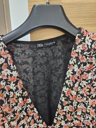 Vestido Zara flores negro multicolor
