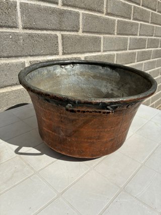 Antico calderone in rame