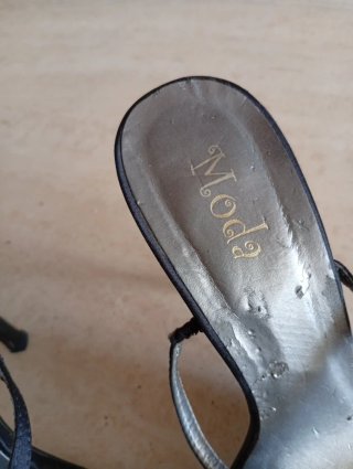 Zapatos de tacón joya negros