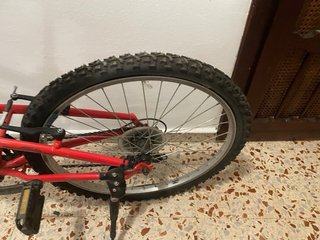 Bicicleta Montaña Negra y Roja
