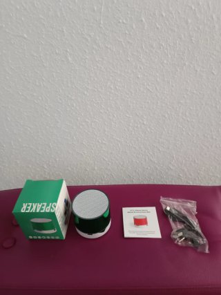 Altavoz Bluetooth Verde y Blanco
