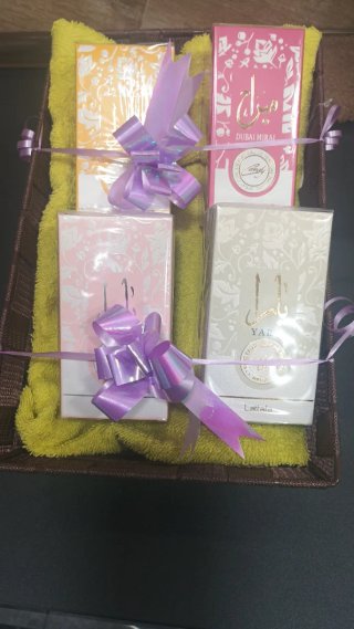 Cesta 4 perfumes Lattafa Yara