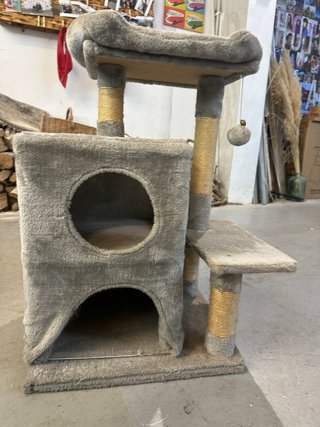 Castillo para gatos de tela y sisal