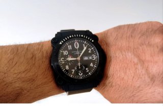 Hamilton Khaki Below Zero Cronógrafo Negro