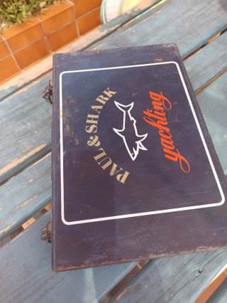 Caja Paul & Shark Yachting