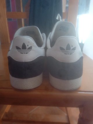 Zapatillas Adidas Gazelle Negras y Blancas