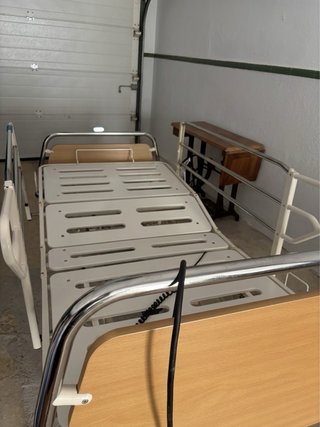 Cama articulada hospitalaria + sujeción