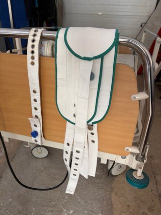 Cama articulada hospitalaria + sujeción