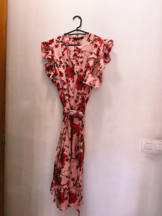Vestido Zara floral rosa talla L