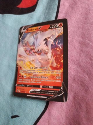 Carta Pokémon Reshiram V 220 HP