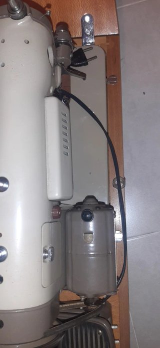 Máquina de coser Alfa vintage