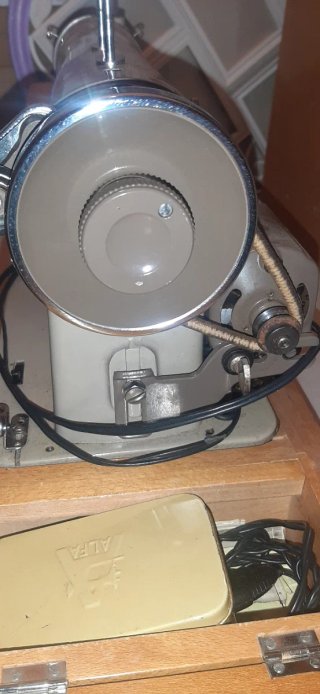 Máquina de coser Alfa vintage
