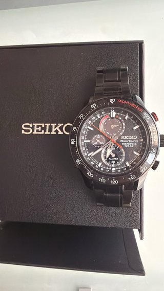 Reloj Seiko Sportura Perpetual Solar Cronógrafo
