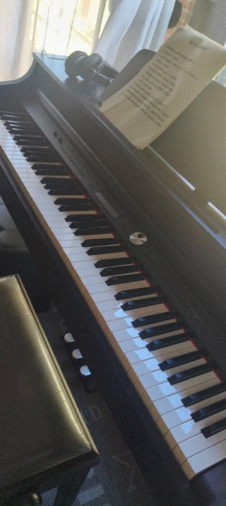 Piano Digital con Banquillo y Auriculares