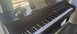 Piano Digital con Banquillo y Auriculares