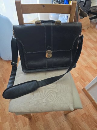 Cartera negro piel Miguel Rodríguez