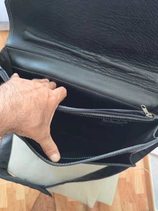 Cartera negro piel Miguel Rodríguez