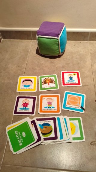 Cubo de juegos activo con bolsillos
