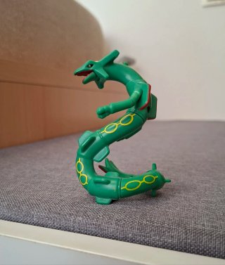 Figuras Pokémon Torchic y Rayquaza McDonald's