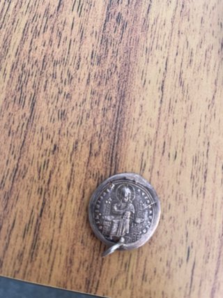 Anillo de Plata con Detalles Dorados