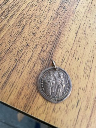 Anillo de Plata con Detalles Dorados