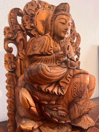 Escultura de Madera Tallada, Guan Yin